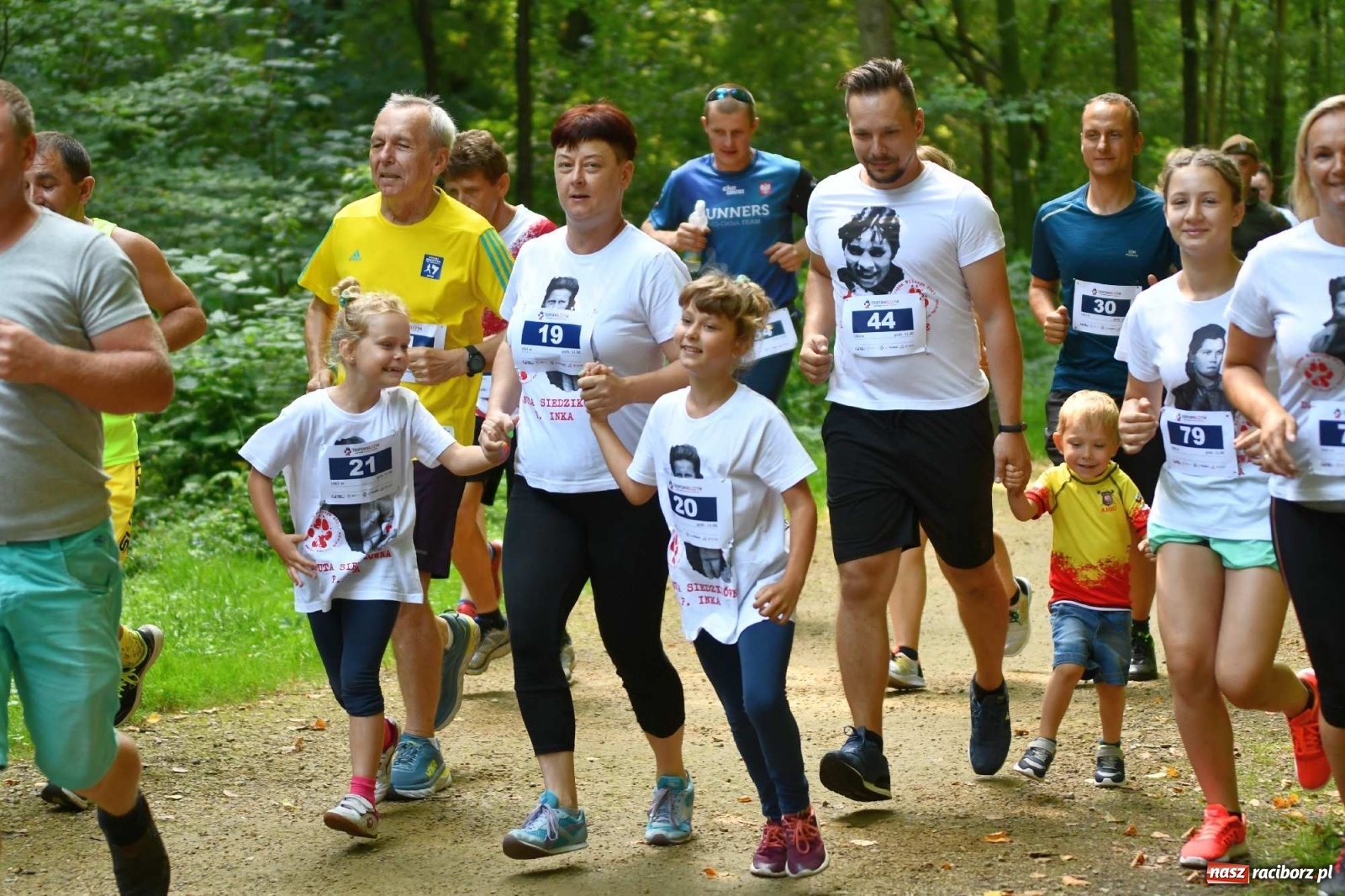 Zdjęcie w galerii na portalu naszraciborz.pl: Raciborski Bieg Tropem Wilczym na Święto Wojska Polskiego [FOTO i WIDEO] wiadomości z regionu