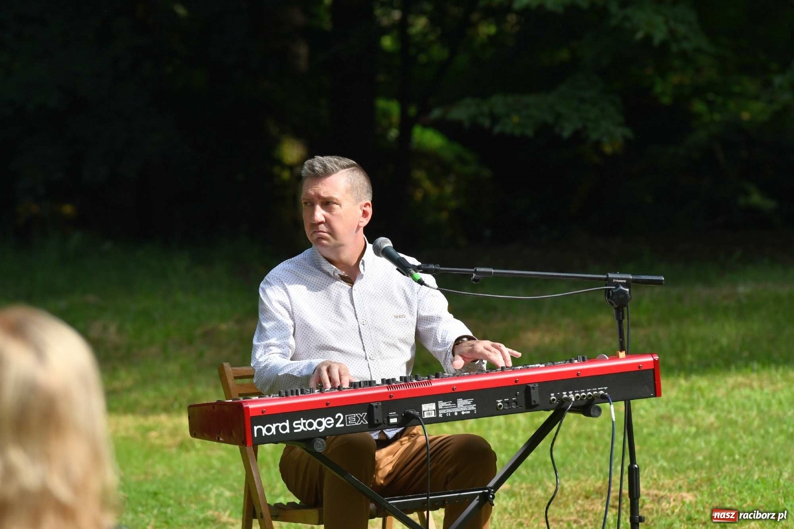 Zdjęcie w galerii na portalu naszraciborz.pl: Zło dobrem zwyciężaj! Msza św. na polanie w lesie Obora wiadomości z regionu