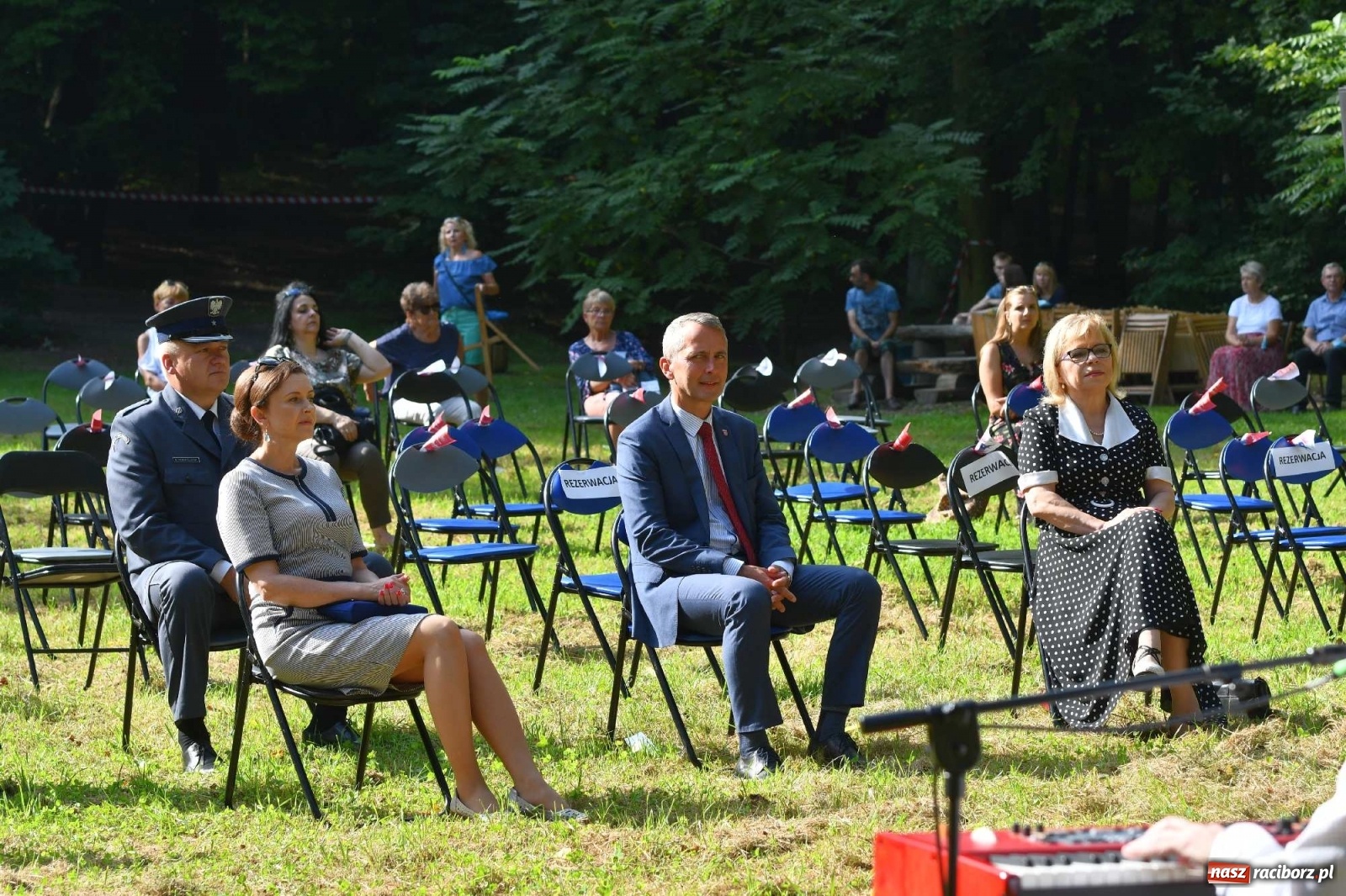 Zdjęcie w galerii na portalu naszraciborz.pl: Zło dobrem zwyciężaj! Msza św. na polanie w lesie Obora wiadomości z regionu