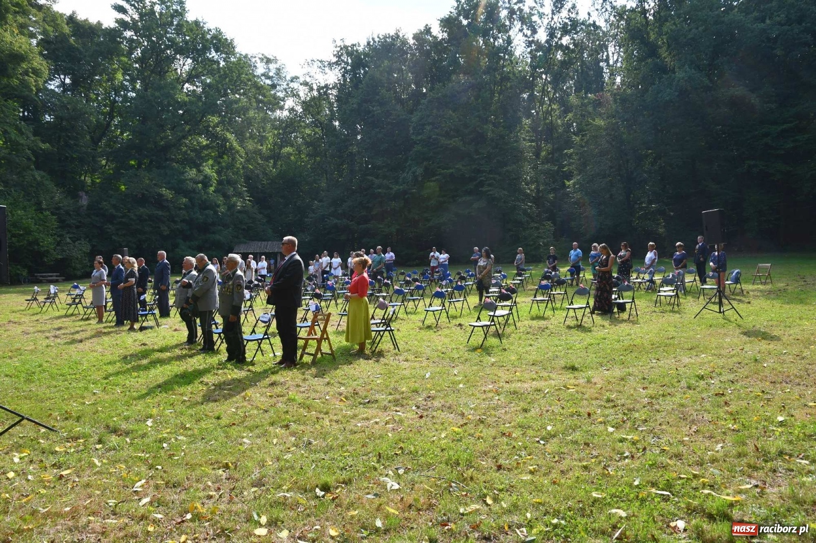 Zdjęcie w galerii na portalu naszraciborz.pl: Zło dobrem zwyciężaj! Msza św. na polanie w lesie Obora wiadomości z regionu