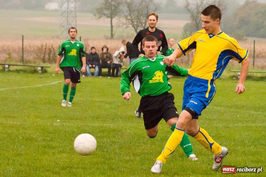 Zdjęcie w galerii na portalu naszraciborz.pl: Derby Raciborza dla Brzezia wiadomości z regionu