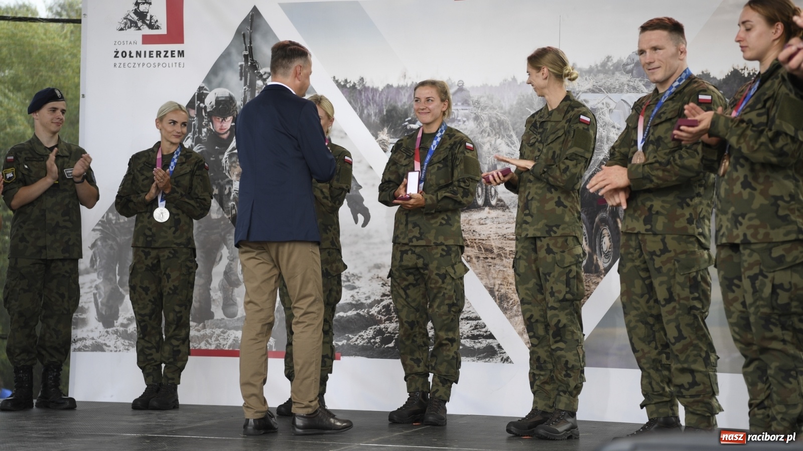 Zdjęcie w galerii na portalu naszraciborz.pl: Justyna Święty-Ersetic w polskiej armii [FOTO i WIDEO] wiadomości z regionu
