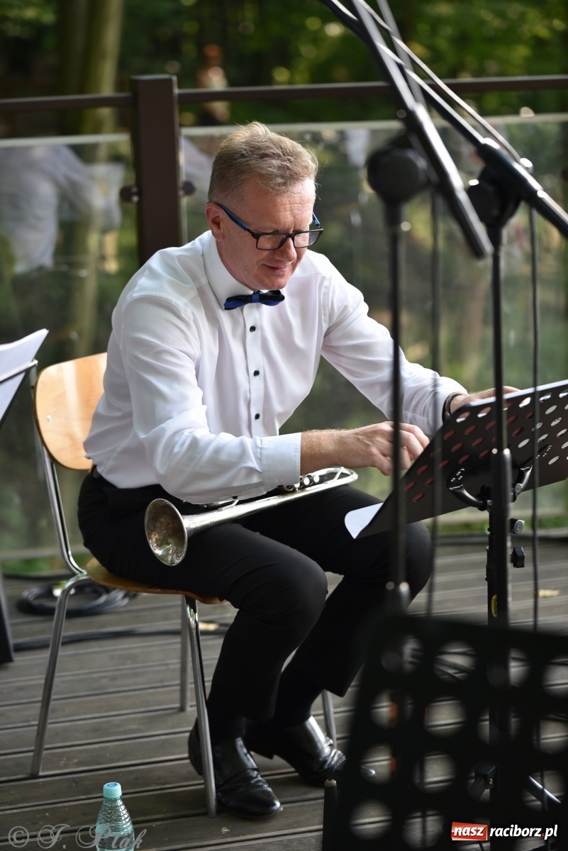 Zdjęcie w galerii na portalu naszraciborz.pl: Polskie melodie wypełniły Zaczarowany ogród wiadomości z regionu