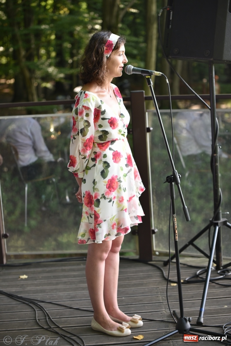 Zdjęcie w galerii na portalu naszraciborz.pl: Polskie melodie wypełniły Zaczarowany ogród wiadomości z regionu