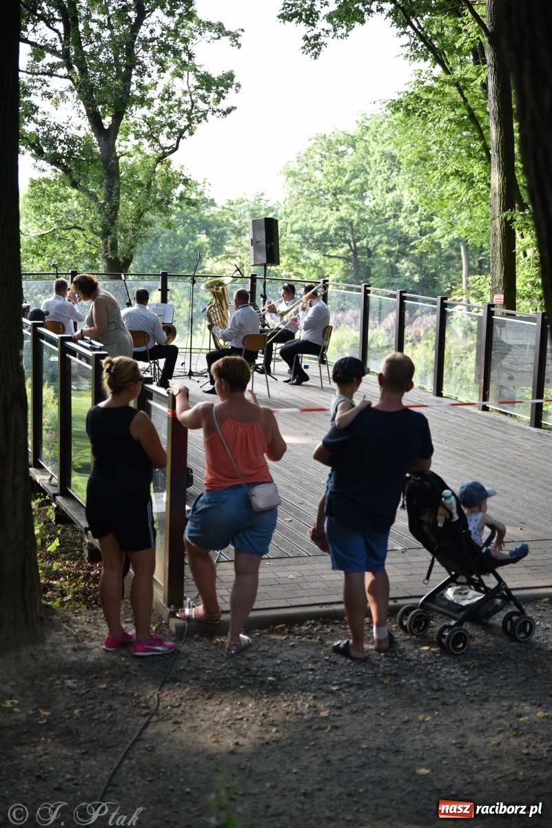 Zdjęcie w galerii na portalu naszraciborz.pl: Polskie melodie wypełniły Zaczarowany ogród wiadomości z regionu