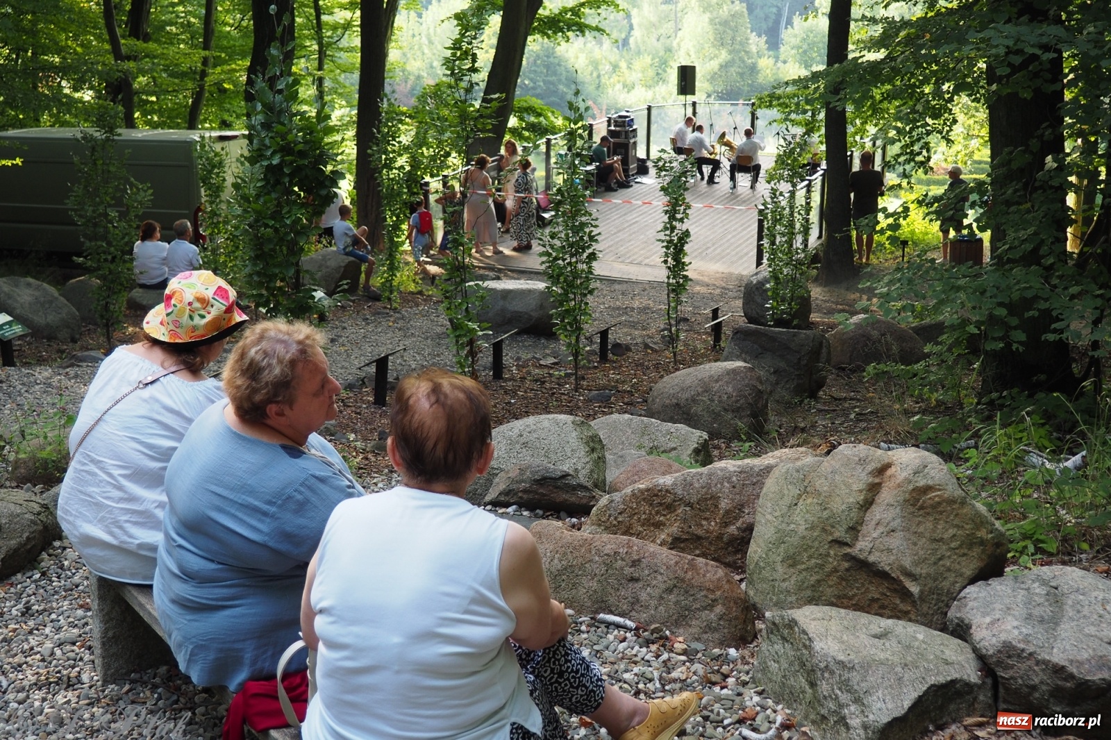 Zdjęcie w galerii na portalu naszraciborz.pl: Polskie melodie wypełniły Zaczarowany ogród wiadomości z regionu
