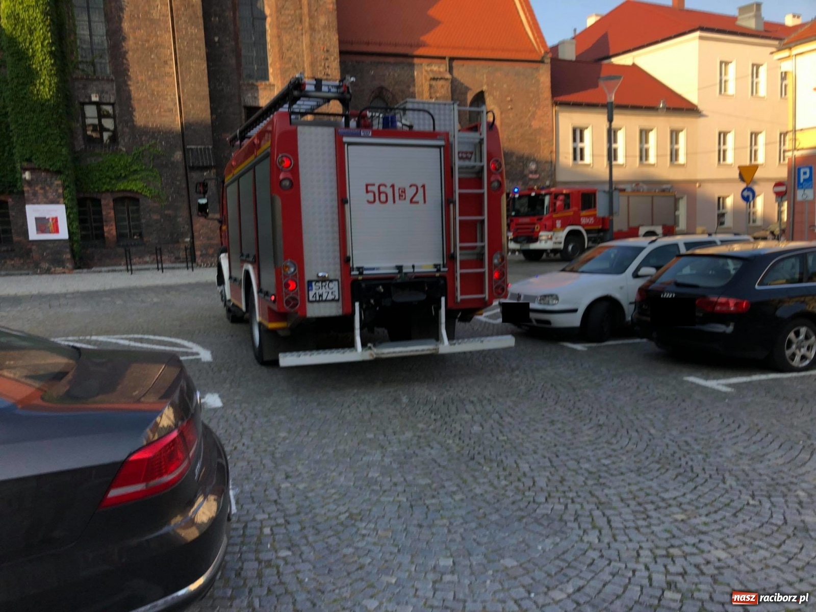 Zdjęcie w galerii na portalu naszraciborz.pl: Raport 998. Alarm w RCK. Cztery zastępy w akcji wiadomości z regionu