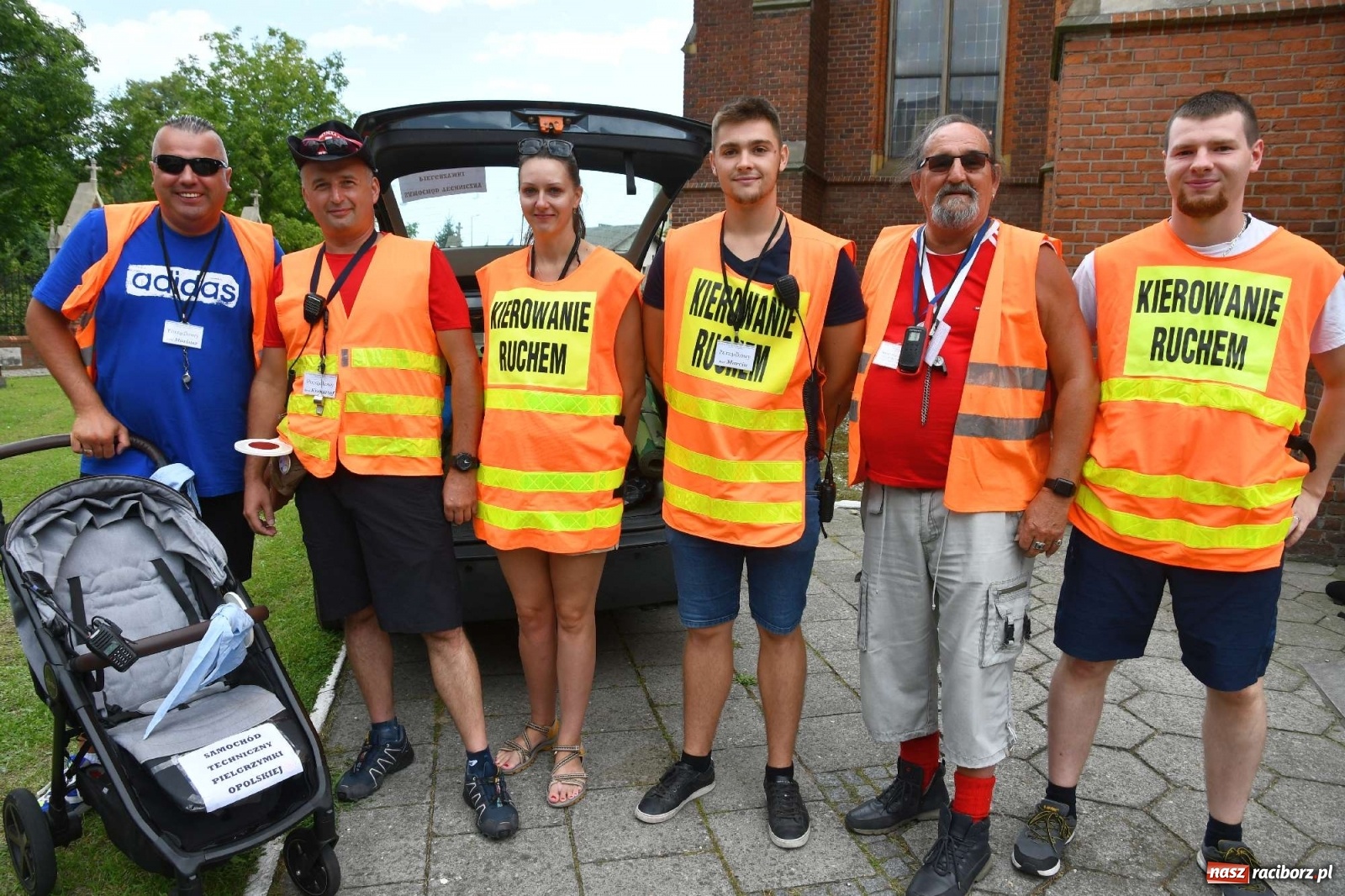 Zdjęcie w galerii na portalu naszraciborz.pl: Z Raciborza wyruszyła pielgrzymka na Jasną Górę [FOTO i WIDEO] wiadomości z regionu