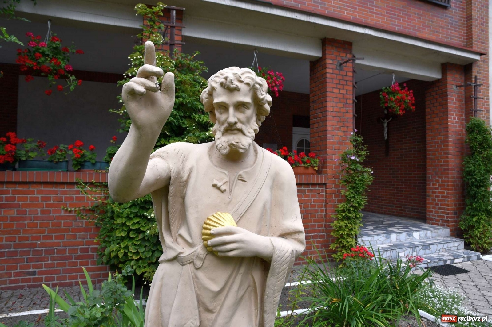 Zdjęcie w galerii na portalu naszraciborz.pl: Z Raciborza wyruszyła pielgrzymka na Jasną Górę [FOTO i WIDEO] wiadomości z regionu