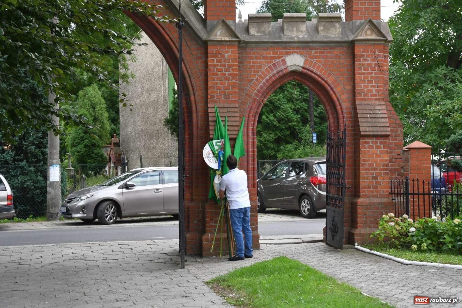 Zdjęcie w galerii na portalu naszraciborz.pl: Z Raciborza wyruszyła pielgrzymka na Jasną Górę [FOTO i WIDEO] wiadomości z regionu