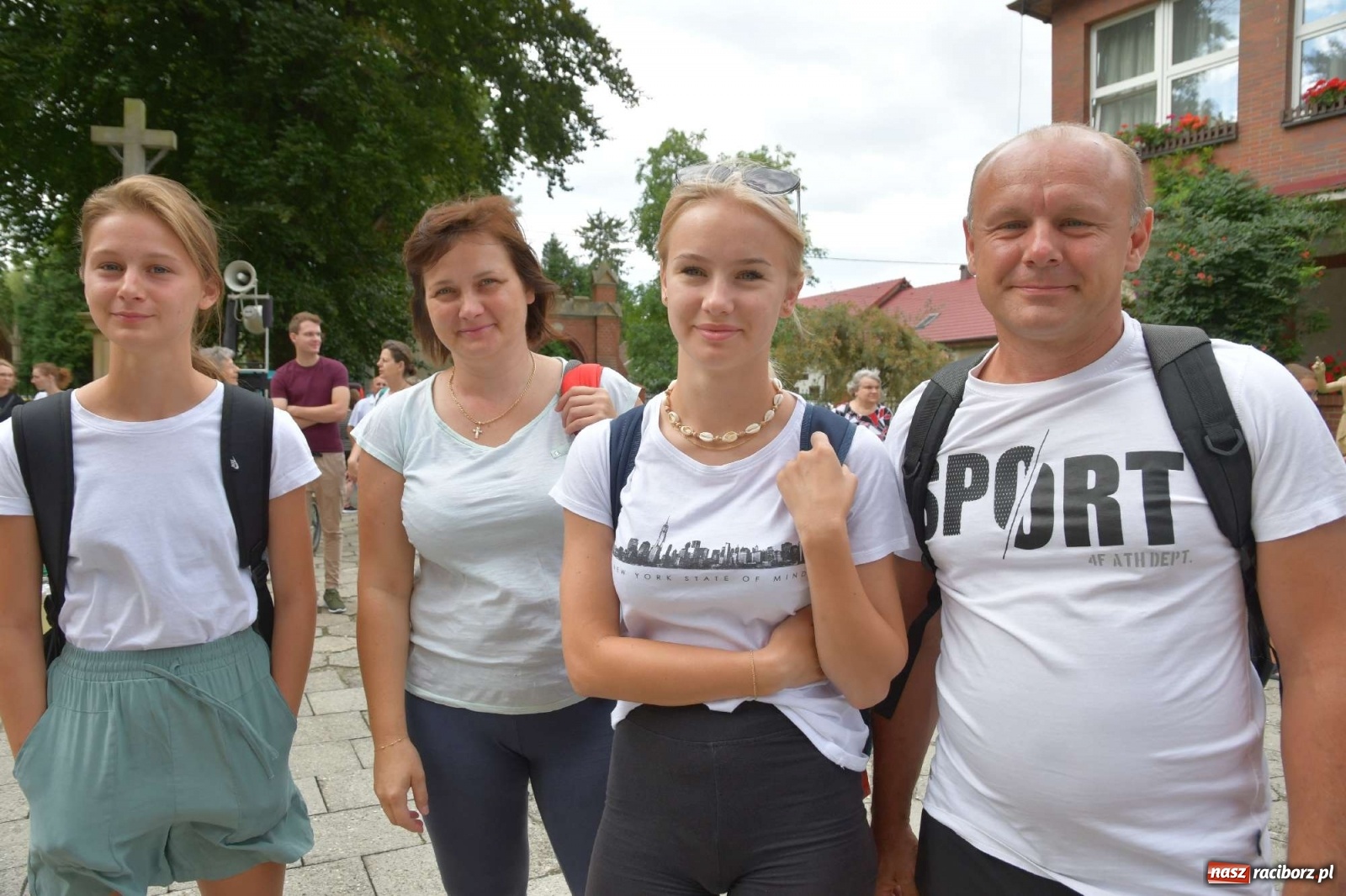 Zdjęcie w galerii na portalu naszraciborz.pl: Z Raciborza wyruszyła pielgrzymka na Jasną Górę [FOTO i WIDEO] wiadomości z regionu