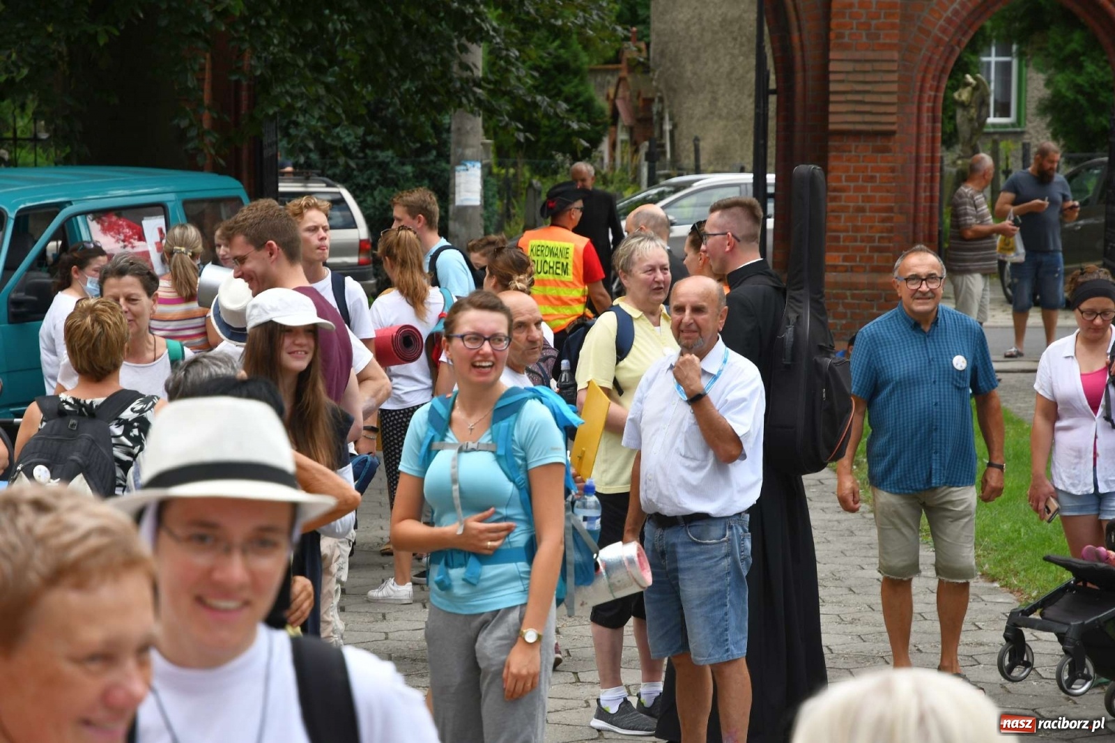 Zdjęcie w galerii na portalu naszraciborz.pl: Z Raciborza wyruszyła pielgrzymka na Jasną Górę [FOTO i WIDEO] wiadomości z regionu