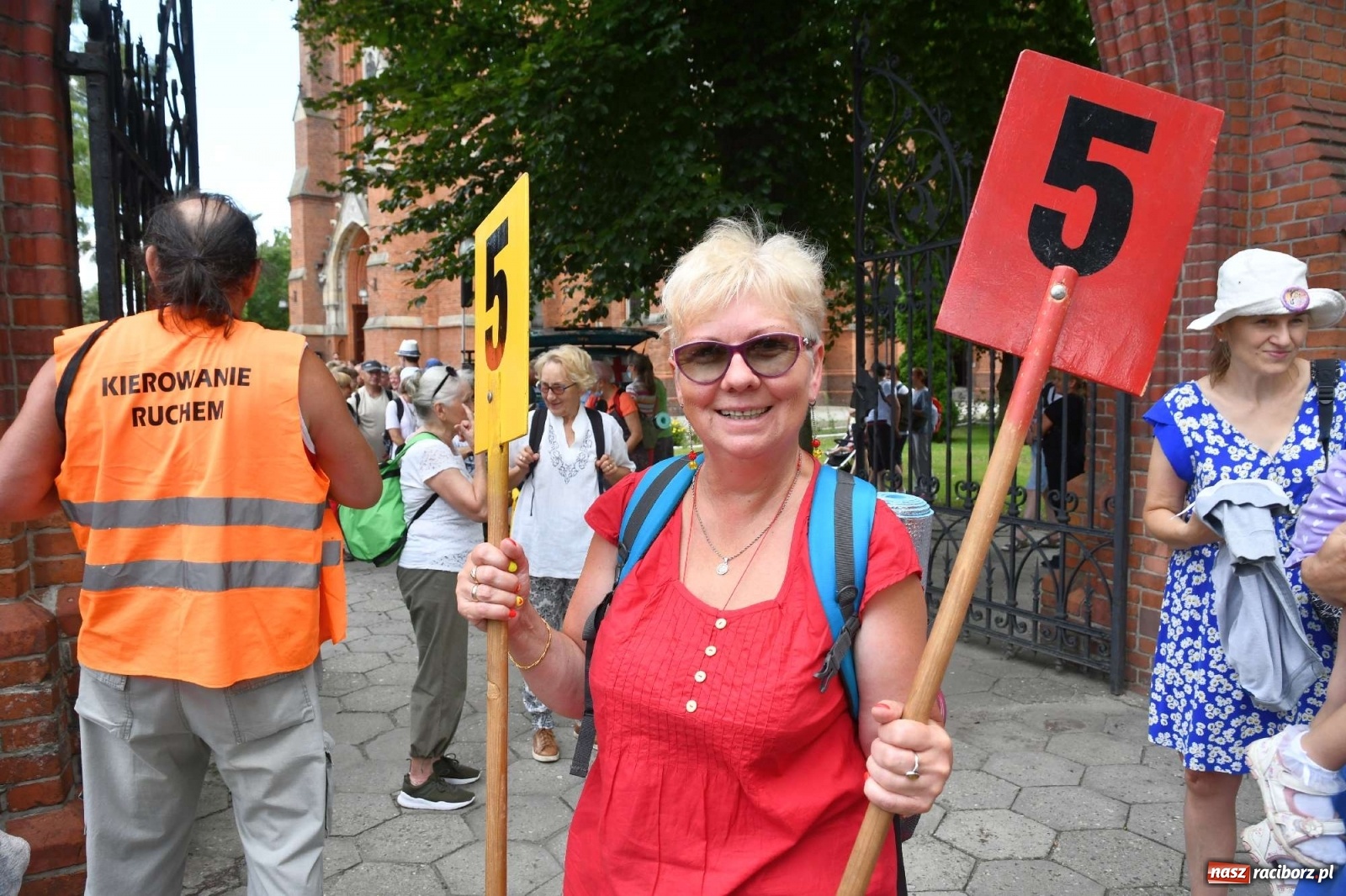 Zdjęcie w galerii na portalu naszraciborz.pl: Z Raciborza wyruszyła pielgrzymka na Jasną Górę [FOTO i WIDEO] wiadomości z regionu