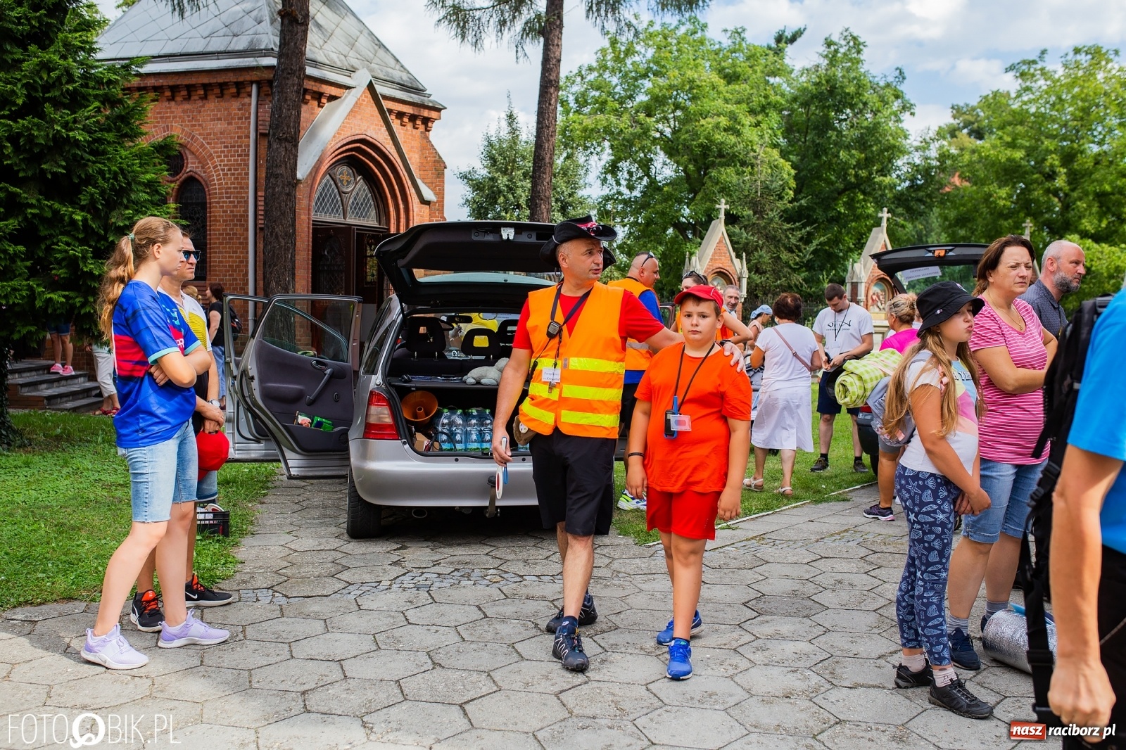 Zdjęcie w galerii na portalu naszraciborz.pl: Z Raciborza wyruszyła pielgrzymka na Jasną Górę [FOTO i WIDEO] wiadomości z regionu