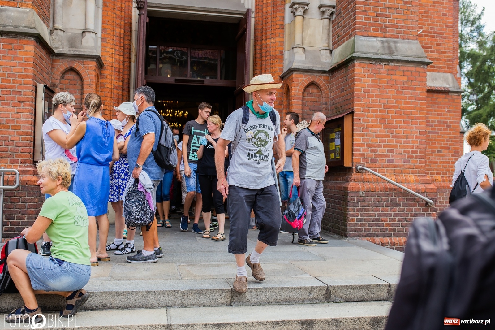 Zdjęcie w galerii na portalu naszraciborz.pl: Z Raciborza wyruszyła pielgrzymka na Jasną Górę [FOTO i WIDEO] wiadomości z regionu