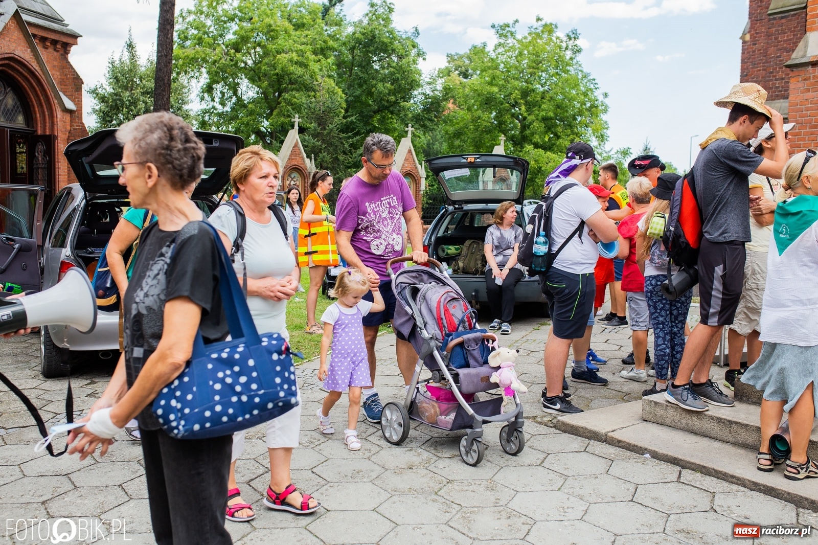 Zdjęcie w galerii na portalu naszraciborz.pl: Z Raciborza wyruszyła pielgrzymka na Jasną Górę [FOTO i WIDEO] wiadomości z regionu