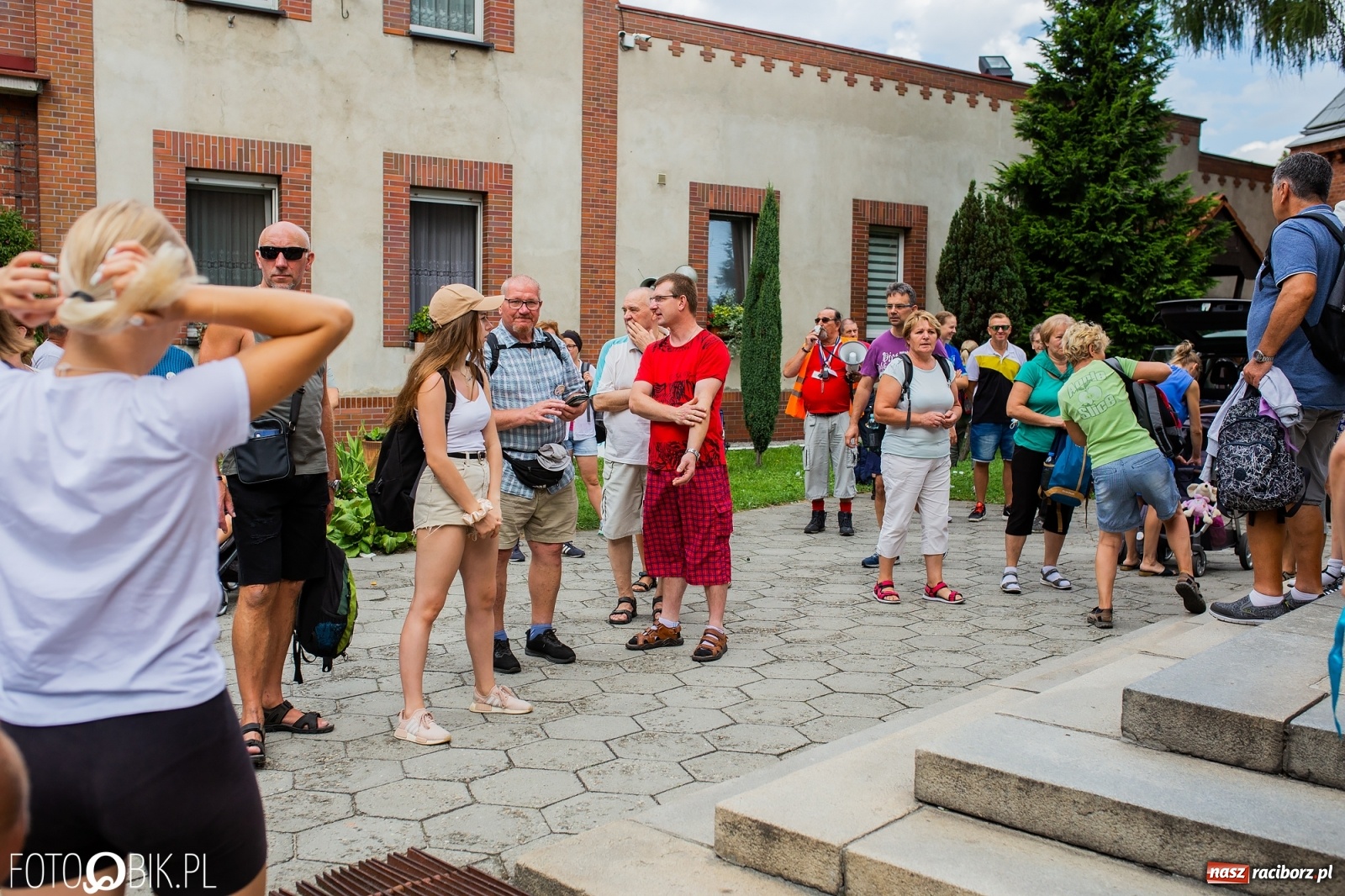 Zdjęcie w galerii na portalu naszraciborz.pl: Z Raciborza wyruszyła pielgrzymka na Jasną Górę [FOTO i WIDEO] wiadomości z regionu