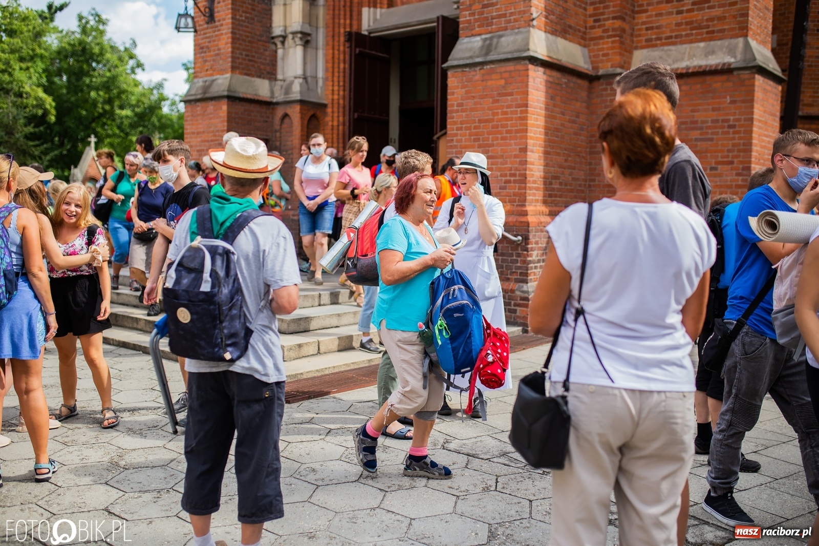 Zdjęcie w galerii na portalu naszraciborz.pl: Z Raciborza wyruszyła pielgrzymka na Jasną Górę [FOTO i WIDEO] wiadomości z regionu