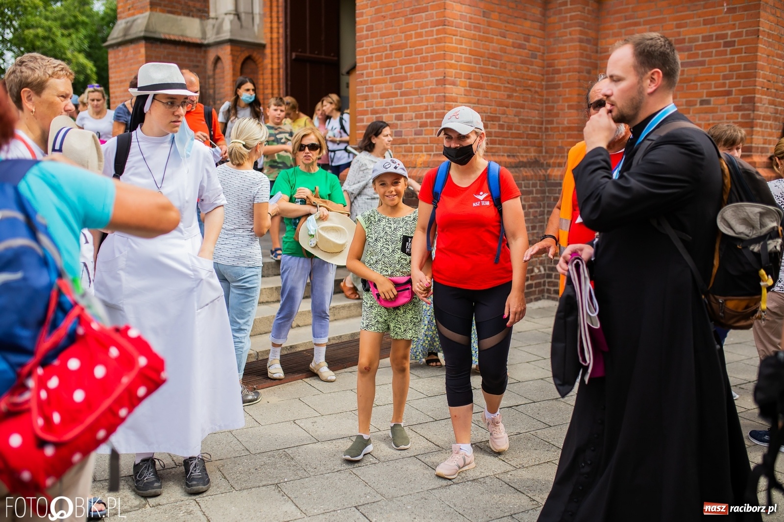 Zdjęcie w galerii na portalu naszraciborz.pl: Z Raciborza wyruszyła pielgrzymka na Jasną Górę [FOTO i WIDEO] wiadomości z regionu