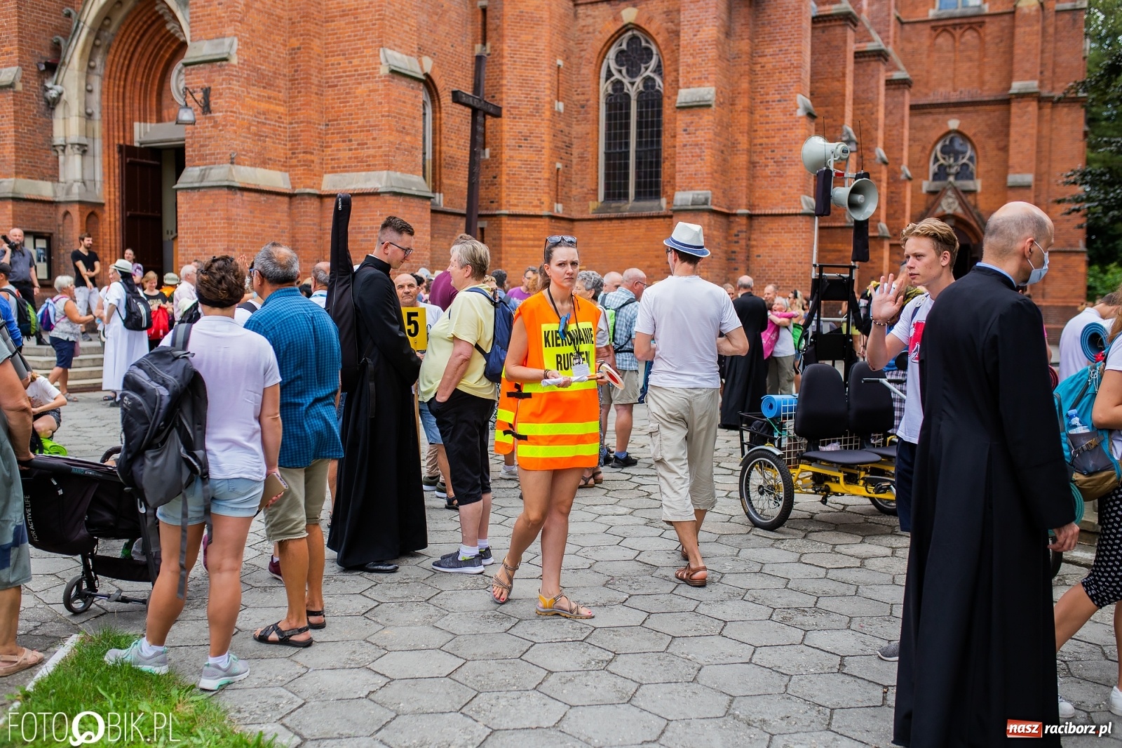 Zdjęcie w galerii na portalu naszraciborz.pl: Z Raciborza wyruszyła pielgrzymka na Jasną Górę [FOTO i WIDEO] wiadomości z regionu