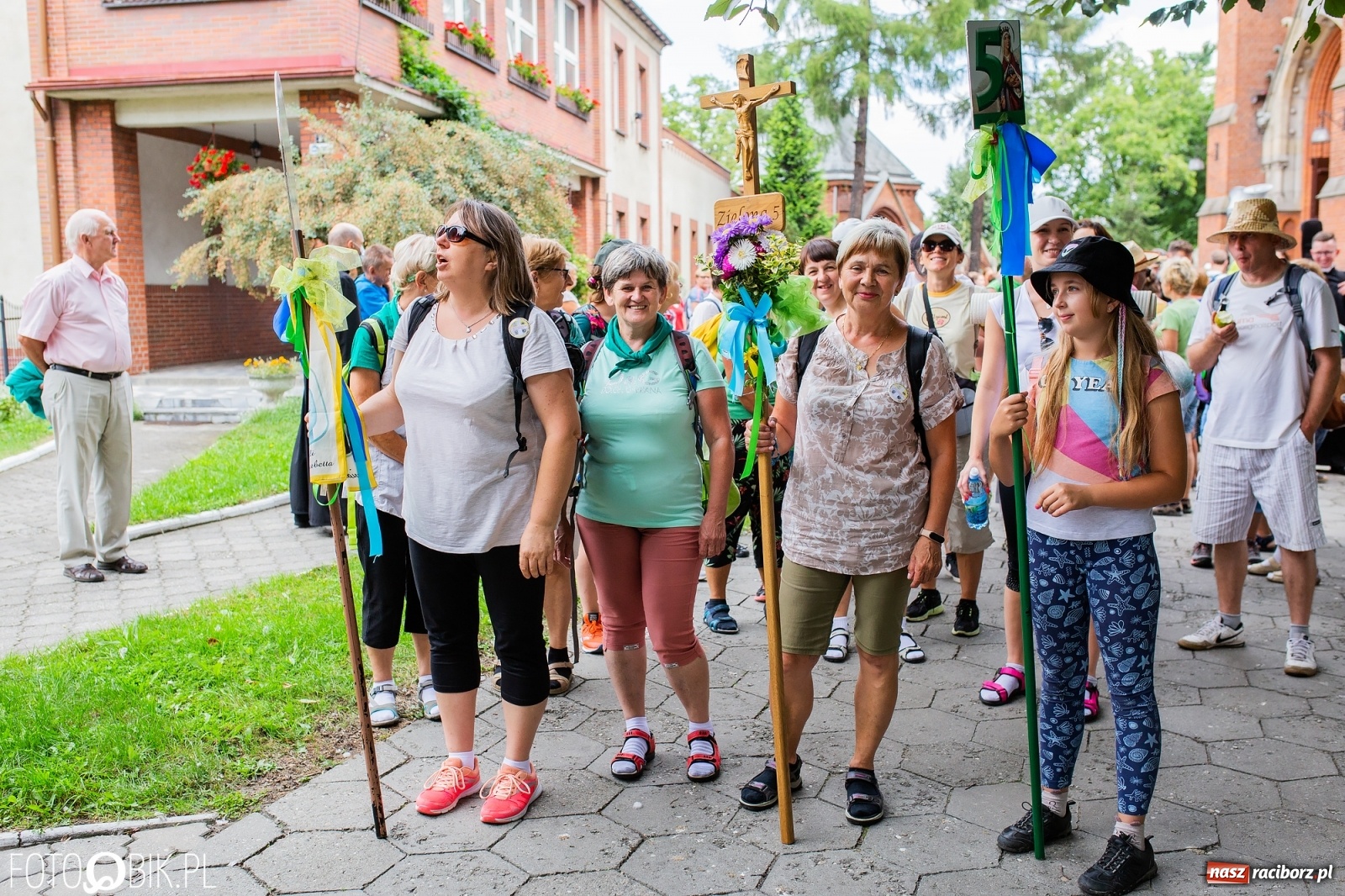 Zdjęcie w galerii na portalu naszraciborz.pl: Z Raciborza wyruszyła pielgrzymka na Jasną Górę [FOTO i WIDEO] wiadomości z regionu