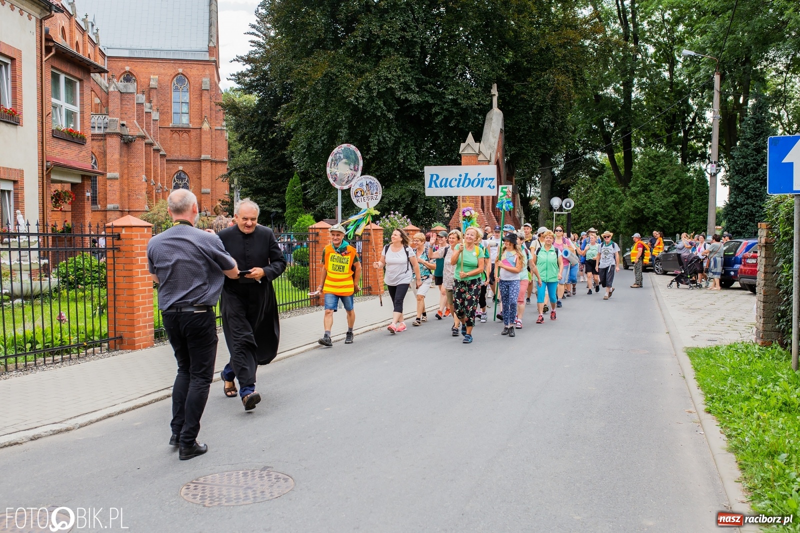 Zdjęcie w galerii na portalu naszraciborz.pl: Z Raciborza wyruszyła pielgrzymka na Jasną Górę [FOTO i WIDEO] wiadomości z regionu