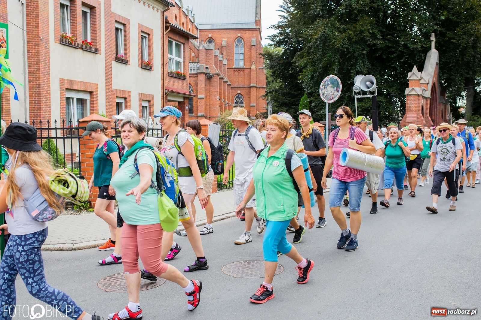 Zdjęcie w galerii na portalu naszraciborz.pl: Z Raciborza wyruszyła pielgrzymka na Jasną Górę [FOTO i WIDEO] wiadomości z regionu