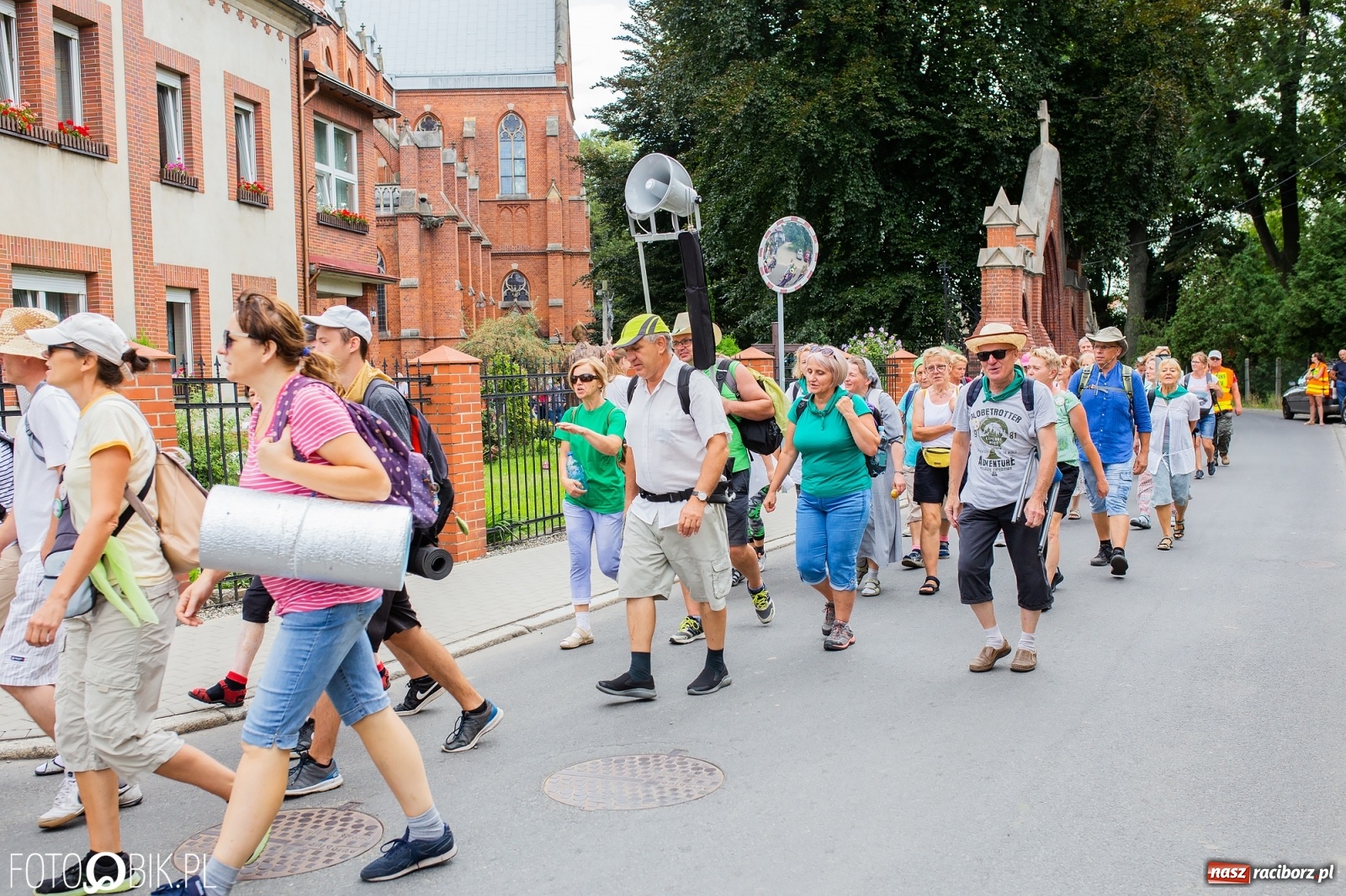 Zdjęcie w galerii na portalu naszraciborz.pl: Z Raciborza wyruszyła pielgrzymka na Jasną Górę [FOTO i WIDEO] wiadomości z regionu