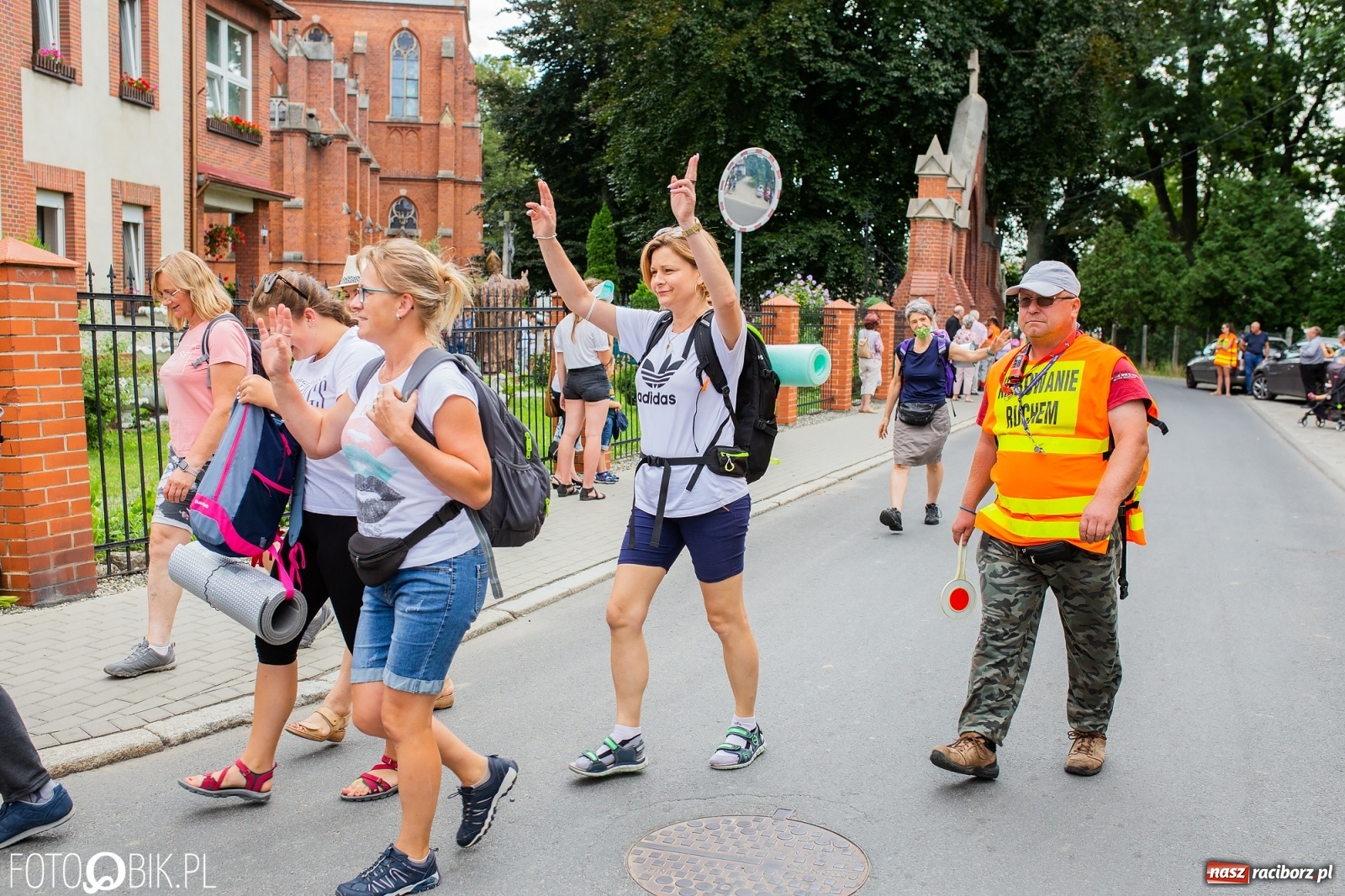 Zdjęcie w galerii na portalu naszraciborz.pl: Z Raciborza wyruszyła pielgrzymka na Jasną Górę [FOTO i WIDEO] wiadomości z regionu