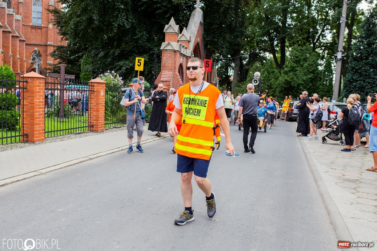 Zdjęcie w galerii na portalu naszraciborz.pl: Z Raciborza wyruszyła pielgrzymka na Jasną Górę [FOTO i WIDEO] wiadomości z regionu