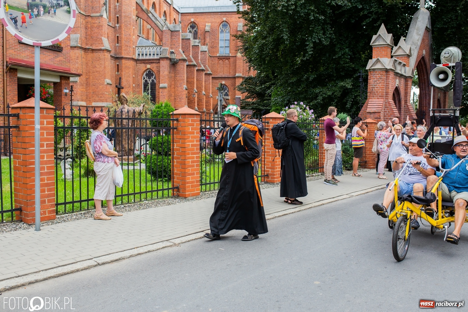 Zdjęcie w galerii na portalu naszraciborz.pl: Z Raciborza wyruszyła pielgrzymka na Jasną Górę [FOTO i WIDEO] wiadomości z regionu
