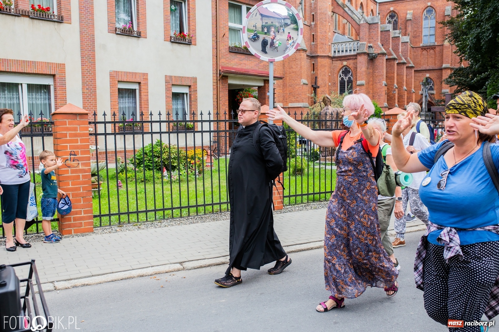 Zdjęcie w galerii na portalu naszraciborz.pl: Z Raciborza wyruszyła pielgrzymka na Jasną Górę [FOTO i WIDEO] wiadomości z regionu