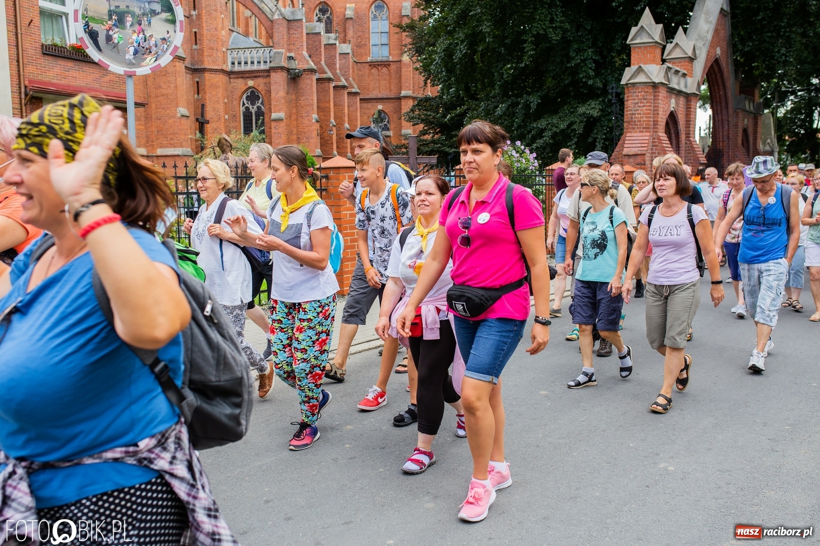 Zdjęcie w galerii na portalu naszraciborz.pl: Z Raciborza wyruszyła pielgrzymka na Jasną Górę [FOTO i WIDEO] wiadomości z regionu