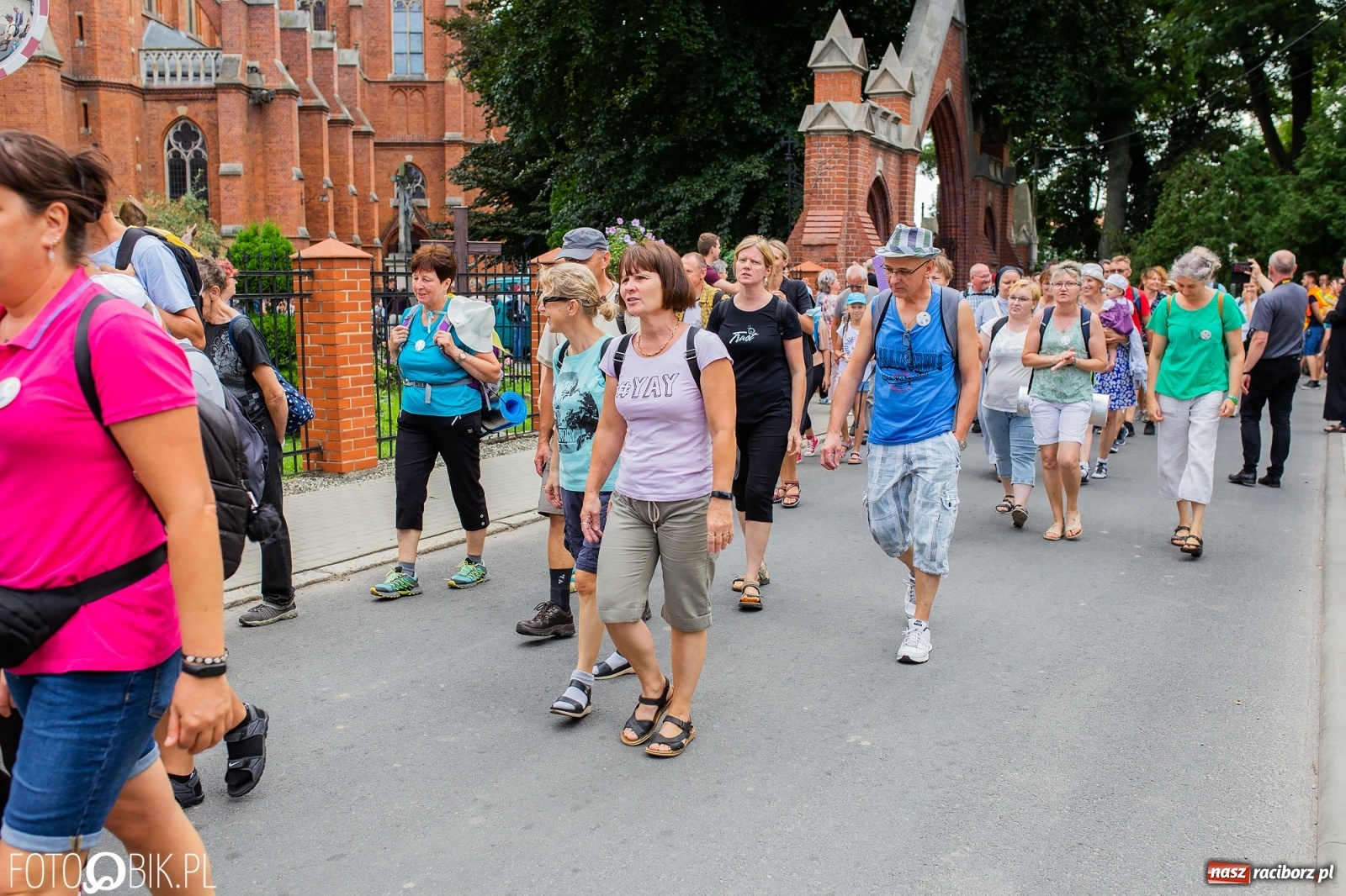 Zdjęcie w galerii na portalu naszraciborz.pl: Z Raciborza wyruszyła pielgrzymka na Jasną Górę [FOTO i WIDEO] wiadomości z regionu
