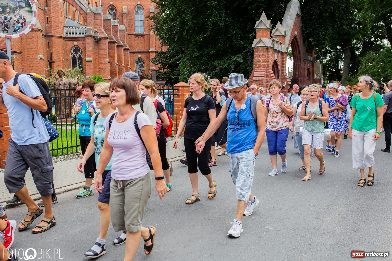 Zdjęcie w galerii na portalu naszraciborz.pl: Z Raciborza wyruszyła pielgrzymka na Jasną Górę [FOTO i WIDEO] wiadomości z regionu