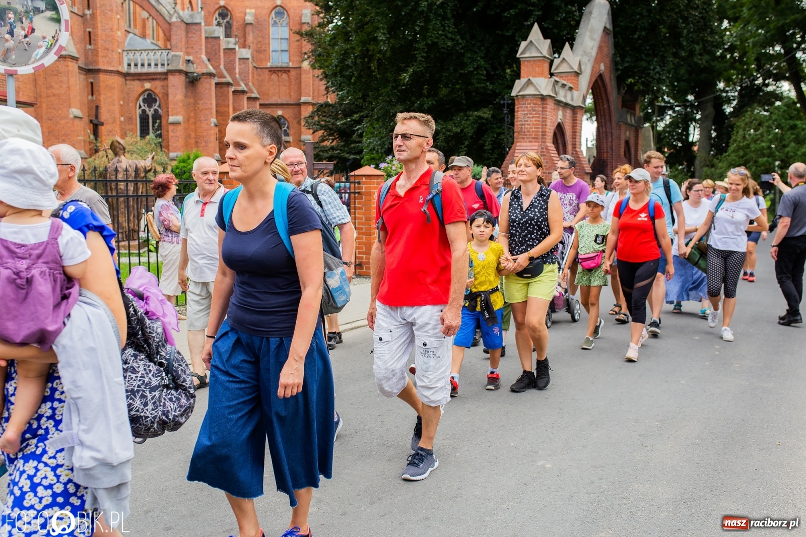 Zdjęcie w galerii na portalu naszraciborz.pl: Z Raciborza wyruszyła pielgrzymka na Jasną Górę [FOTO i WIDEO] wiadomości z regionu