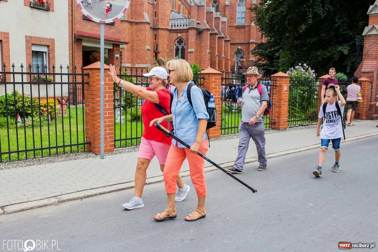 Zdjęcie w galerii na portalu naszraciborz.pl: Z Raciborza wyruszyła pielgrzymka na Jasną Górę [FOTO i WIDEO] wiadomości z regionu