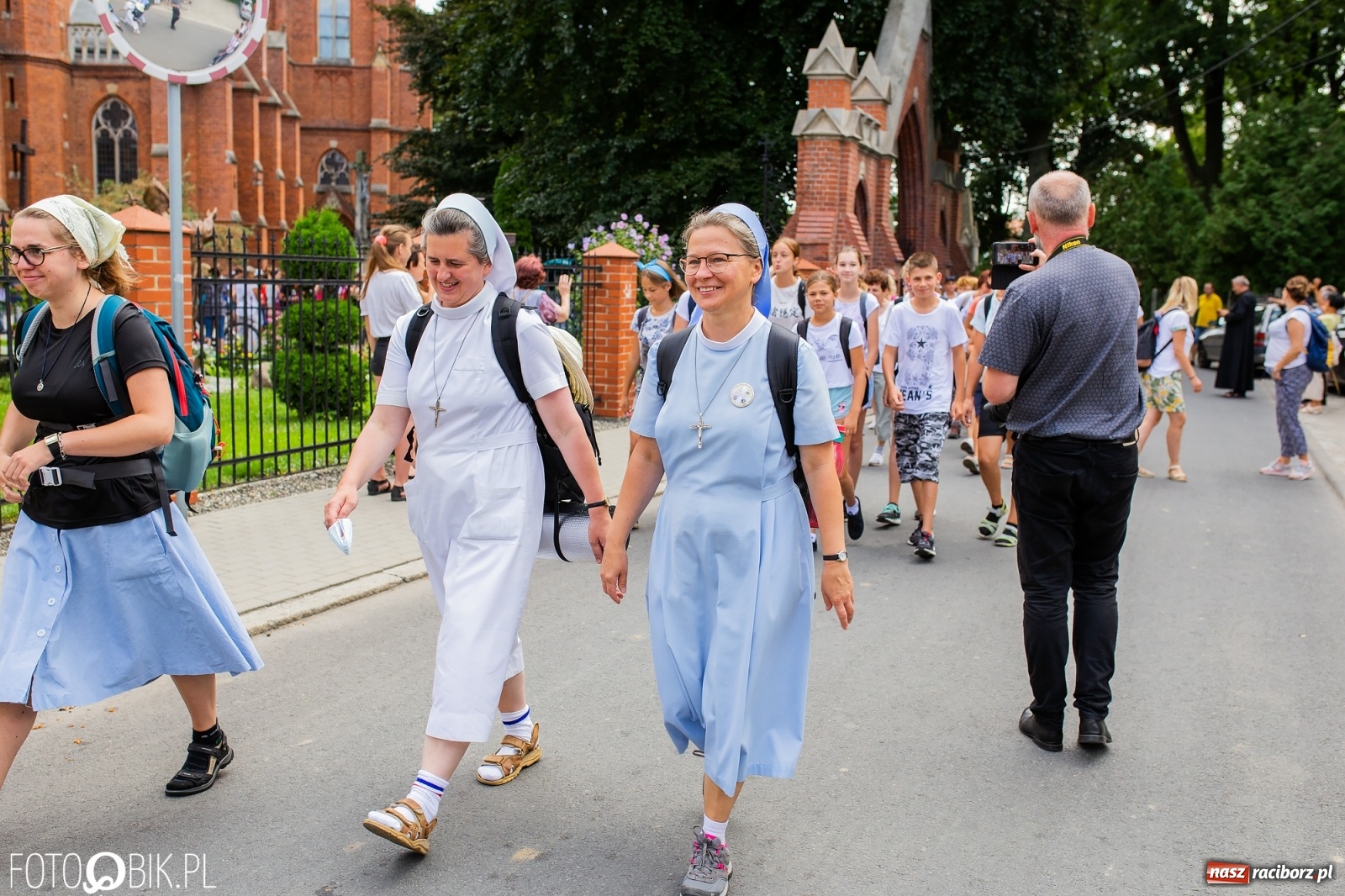 Zdjęcie w galerii na portalu naszraciborz.pl: Z Raciborza wyruszyła pielgrzymka na Jasną Górę [FOTO i WIDEO] wiadomości z regionu