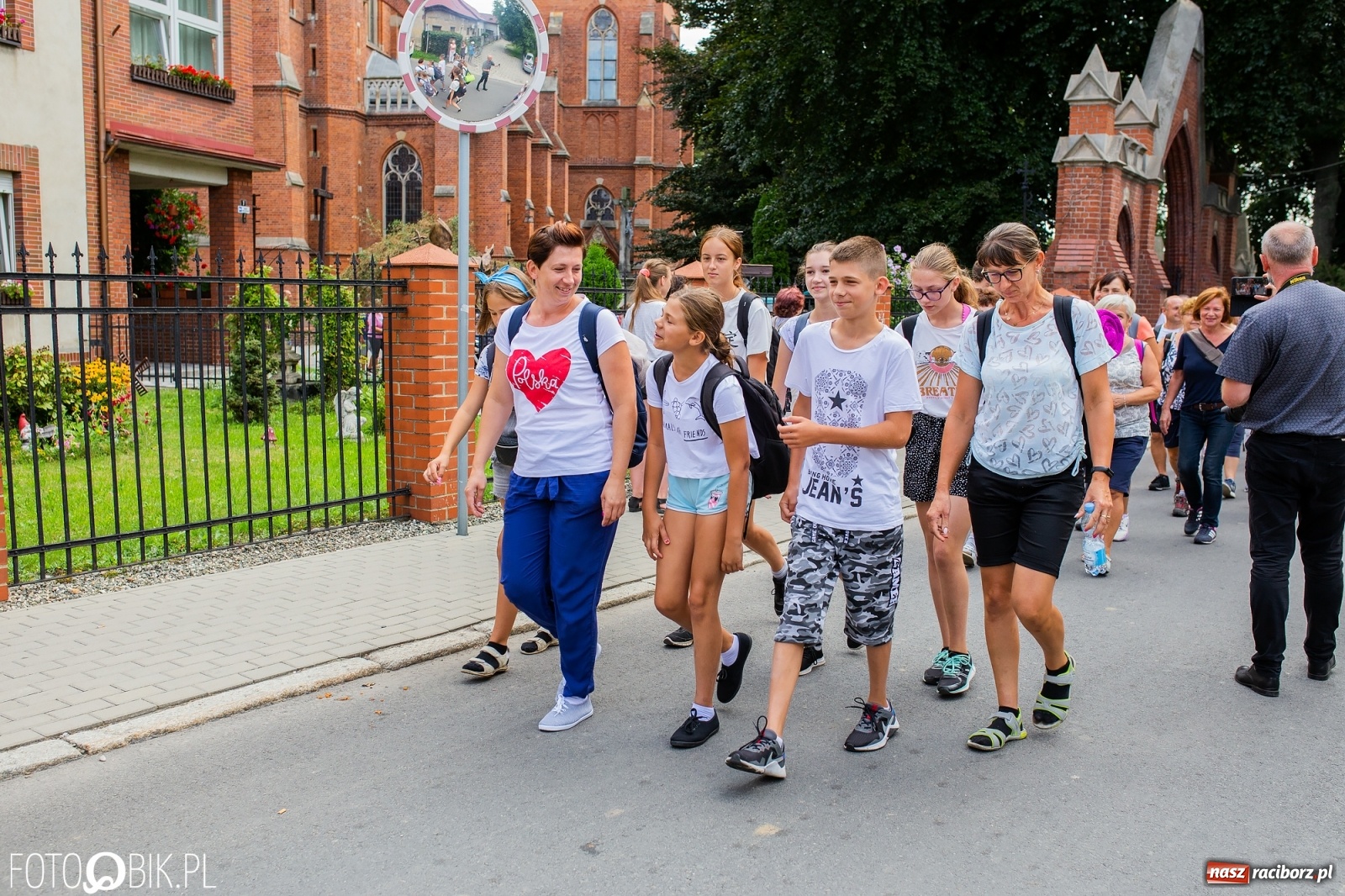 Zdjęcie w galerii na portalu naszraciborz.pl: Z Raciborza wyruszyła pielgrzymka na Jasną Górę [FOTO i WIDEO] wiadomości z regionu