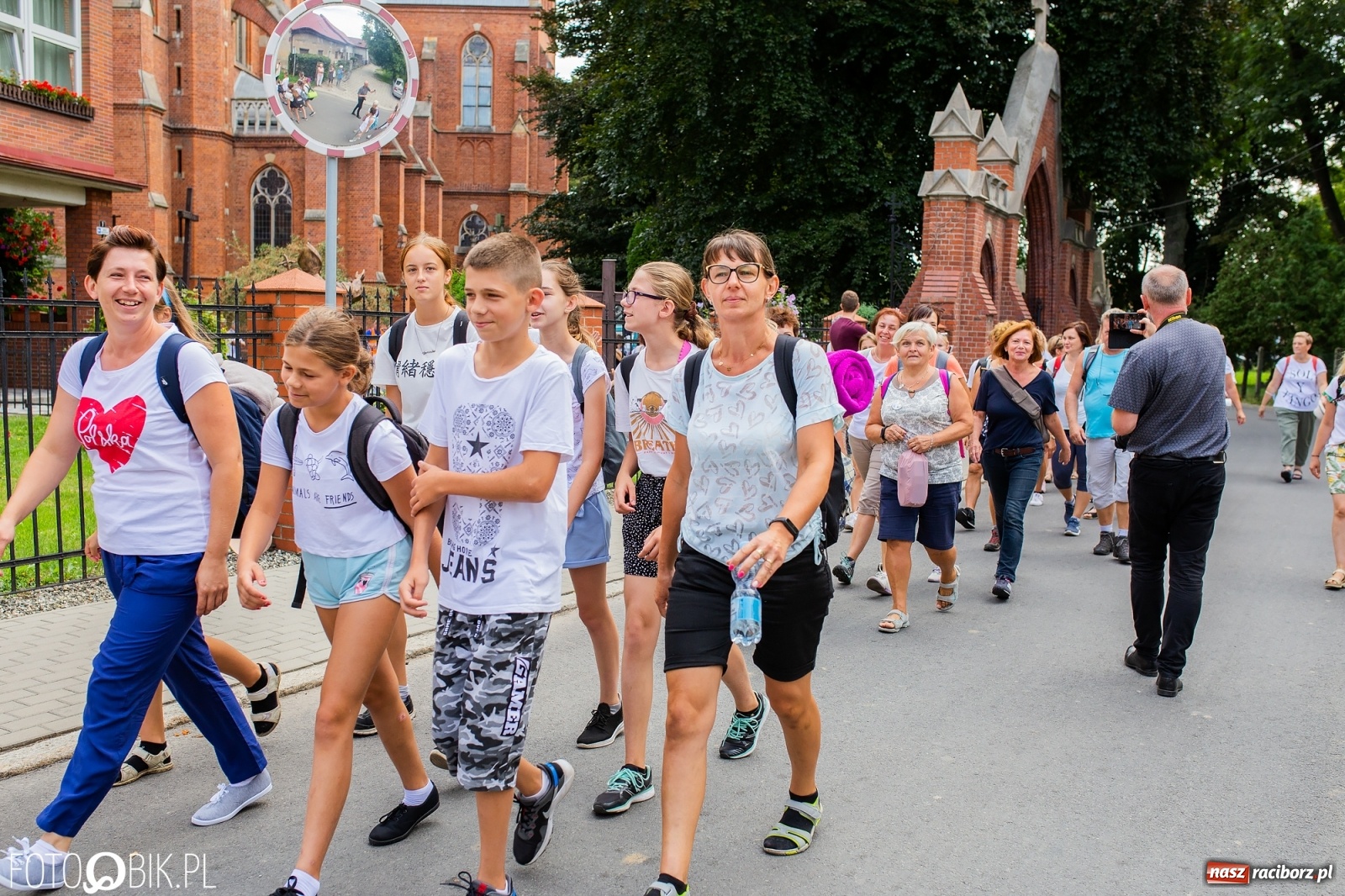 Zdjęcie w galerii na portalu naszraciborz.pl: Z Raciborza wyruszyła pielgrzymka na Jasną Górę [FOTO i WIDEO] wiadomości z regionu