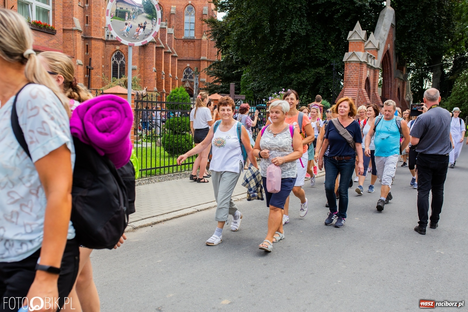 Zdjęcie w galerii na portalu naszraciborz.pl: Z Raciborza wyruszyła pielgrzymka na Jasną Górę [FOTO i WIDEO] wiadomości z regionu