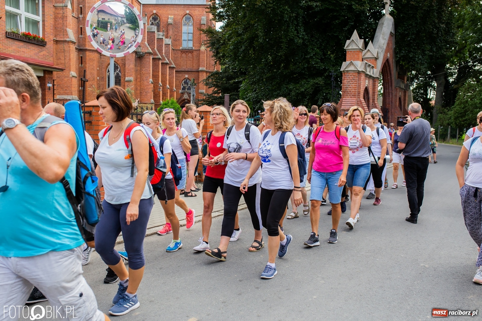 Zdjęcie w galerii na portalu naszraciborz.pl: Z Raciborza wyruszyła pielgrzymka na Jasną Górę [FOTO i WIDEO] wiadomości z regionu