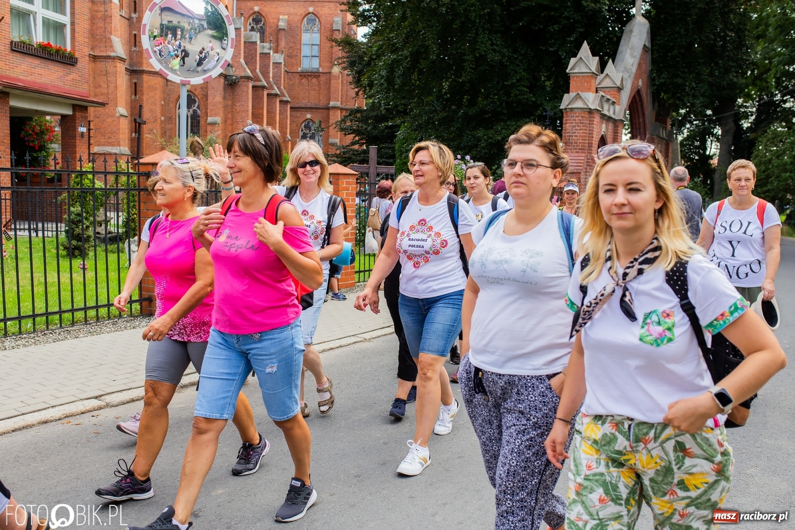 Zdjęcie w galerii na portalu naszraciborz.pl: Z Raciborza wyruszyła pielgrzymka na Jasną Górę [FOTO i WIDEO] wiadomości z regionu