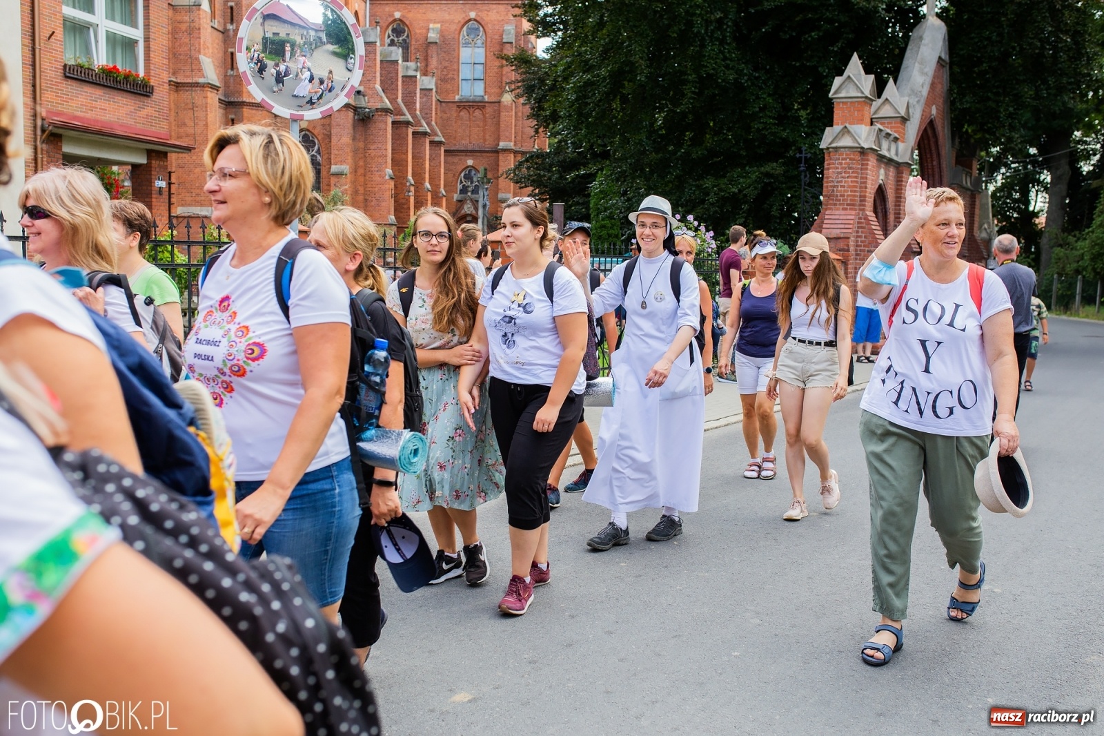 Zdjęcie w galerii na portalu naszraciborz.pl: Z Raciborza wyruszyła pielgrzymka na Jasną Górę [FOTO i WIDEO] wiadomości z regionu