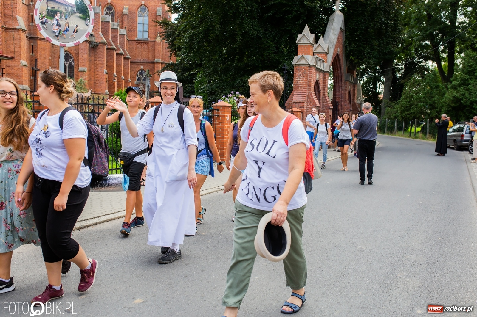 Zdjęcie w galerii na portalu naszraciborz.pl: Z Raciborza wyruszyła pielgrzymka na Jasną Górę [FOTO i WIDEO] wiadomości z regionu