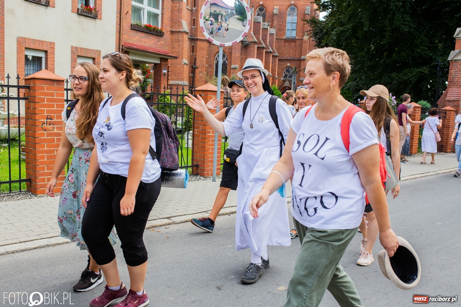 Zdjęcie w galerii na portalu naszraciborz.pl: Z Raciborza wyruszyła pielgrzymka na Jasną Górę [FOTO i WIDEO] wiadomości z regionu