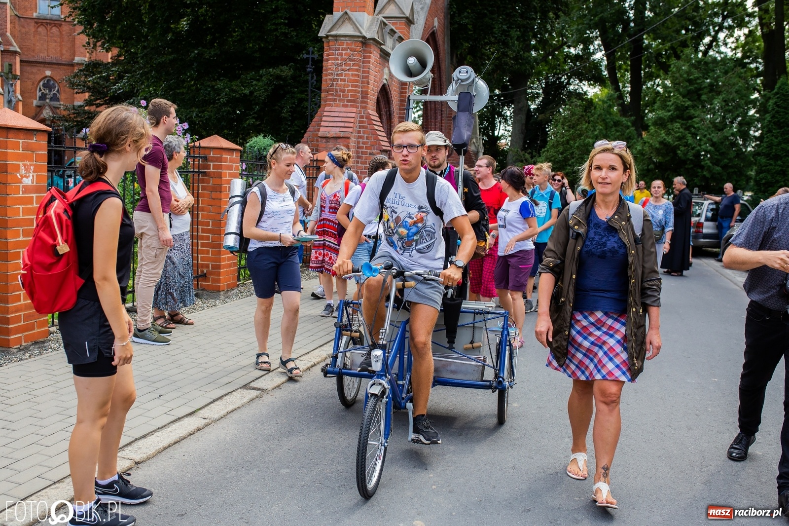 Zdjęcie w galerii na portalu naszraciborz.pl: Z Raciborza wyruszyła pielgrzymka na Jasną Górę [FOTO i WIDEO] wiadomości z regionu