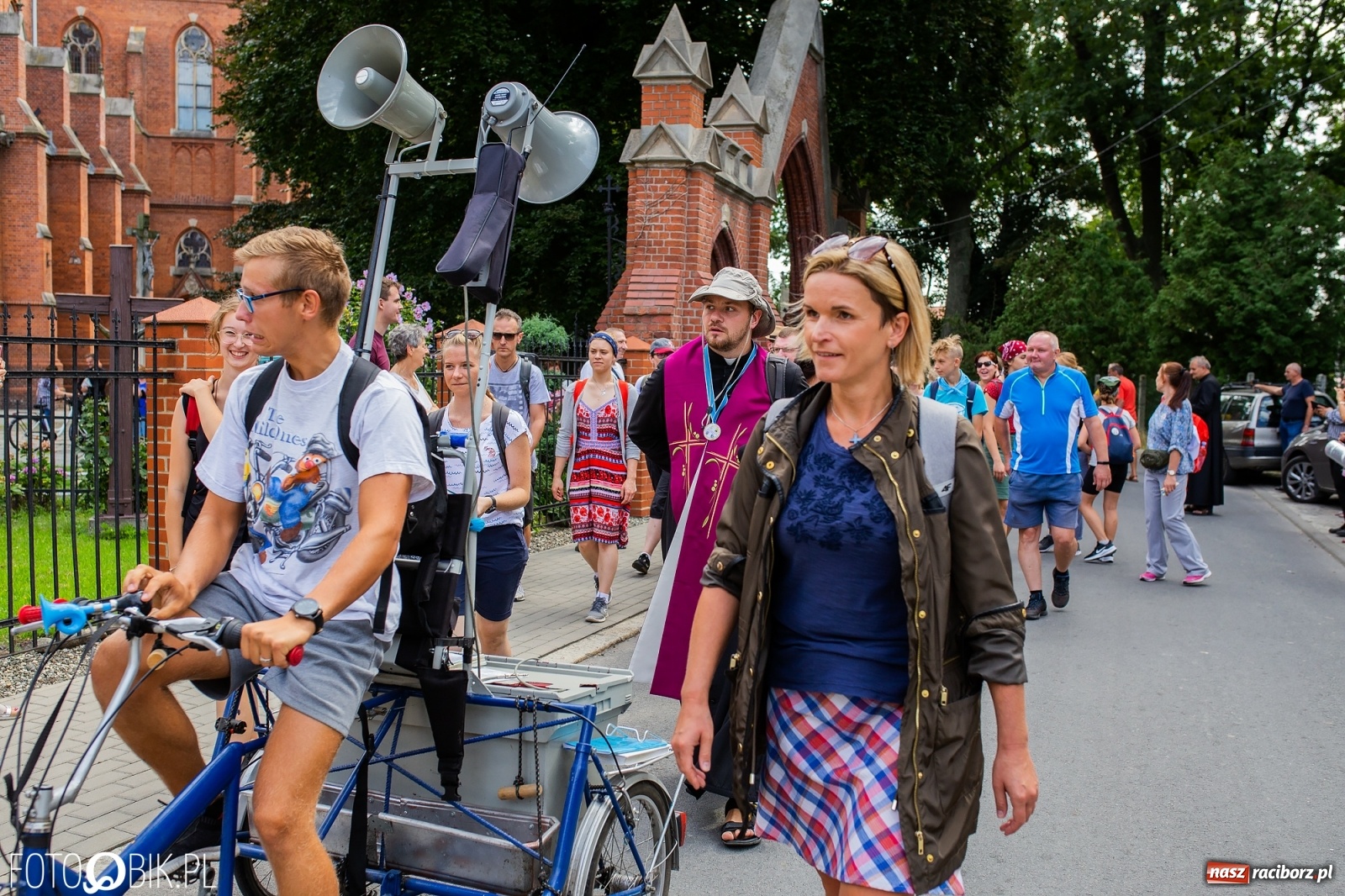 Zdjęcie w galerii na portalu naszraciborz.pl: Z Raciborza wyruszyła pielgrzymka na Jasną Górę [FOTO i WIDEO] wiadomości z regionu