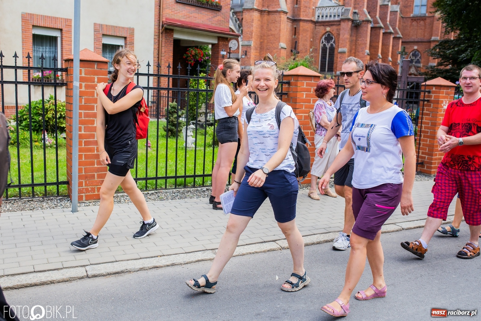 Zdjęcie w galerii na portalu naszraciborz.pl: Z Raciborza wyruszyła pielgrzymka na Jasną Górę [FOTO i WIDEO] wiadomości z regionu