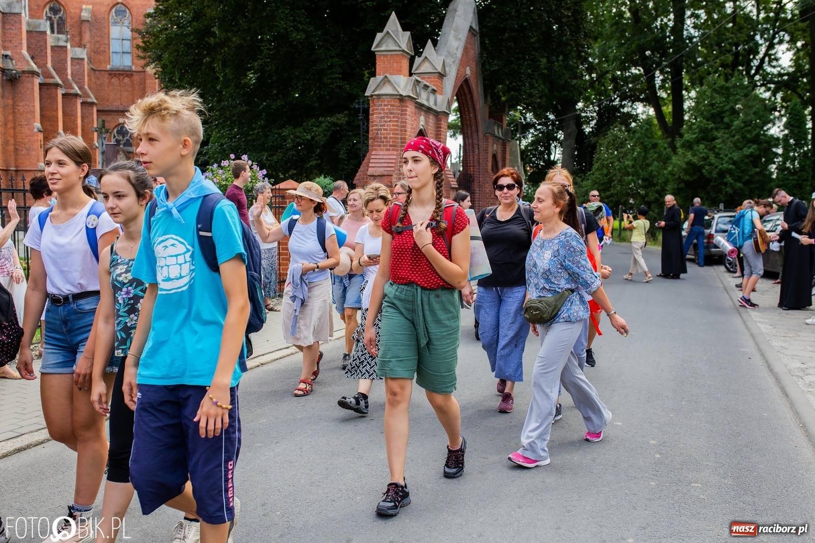 Zdjęcie w galerii na portalu naszraciborz.pl: Z Raciborza wyruszyła pielgrzymka na Jasną Górę [FOTO i WIDEO] wiadomości z regionu